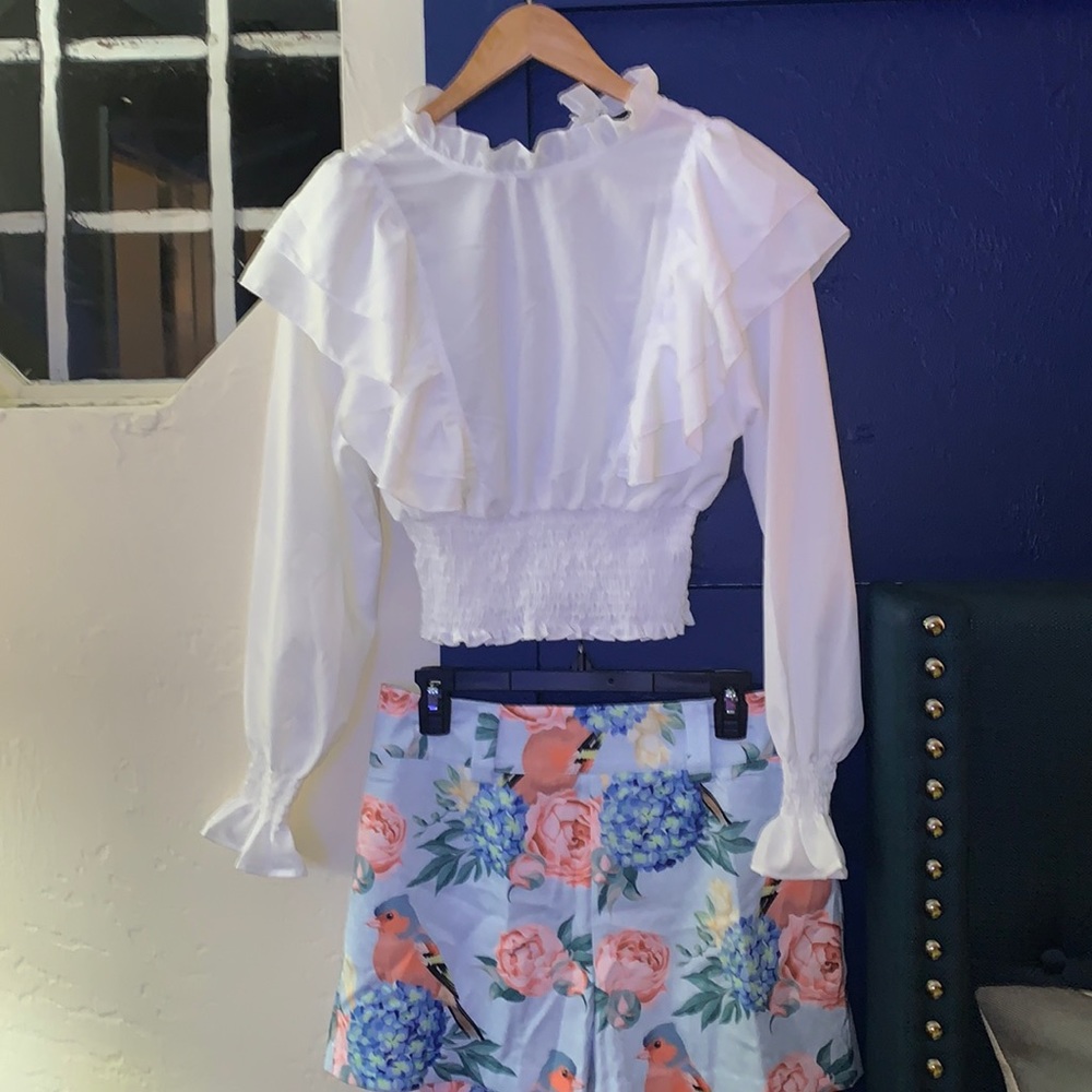 CHICME blouse white, large and shorts